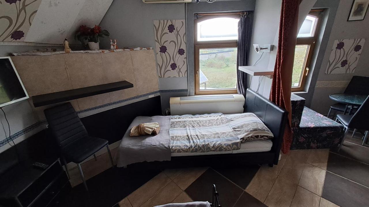 Sárkány Lak Diosd Exterior foto